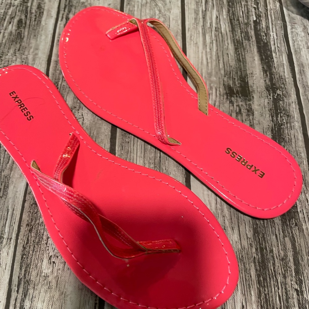 Express flip flops